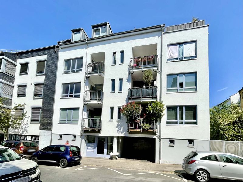Einfach oben - 
Penthouse in Rheinnähe